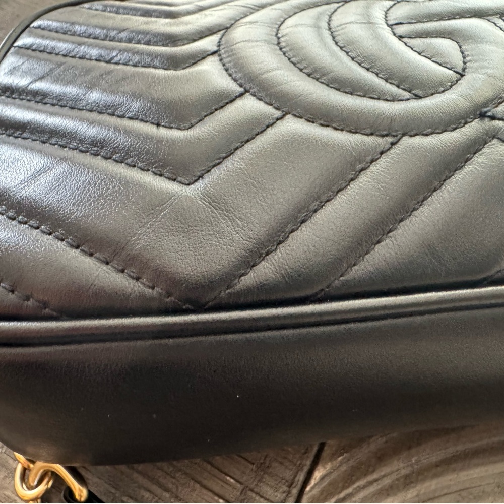 - Gorgeous. Gucci - Authentic Pre Loved Small GG Marmont Leather Crossbody. - Picture 4 of 15